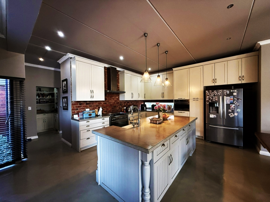 4 Bedroom Property for Sale in Tuscany Ridge North West